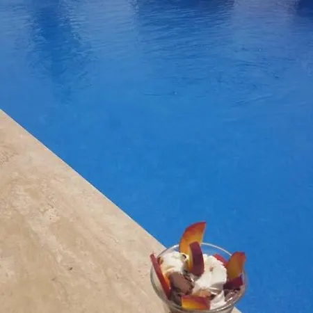 Luex Havuzlu Hotel
