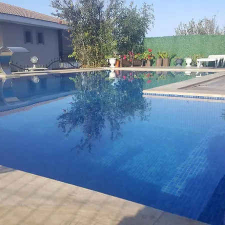 Hotel Luex Havuzlu