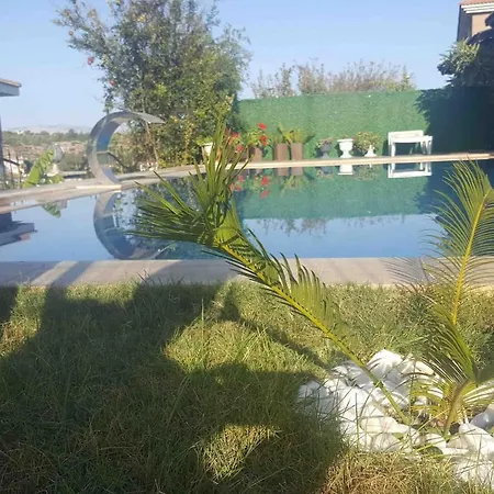 Luex Havuzlu * Çeşme