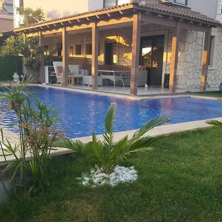 Luex Havuzlu Çeşme