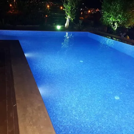 Luex Havuzlu *