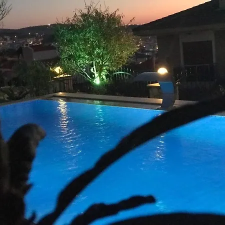 Luex Havuzlu Hotel
