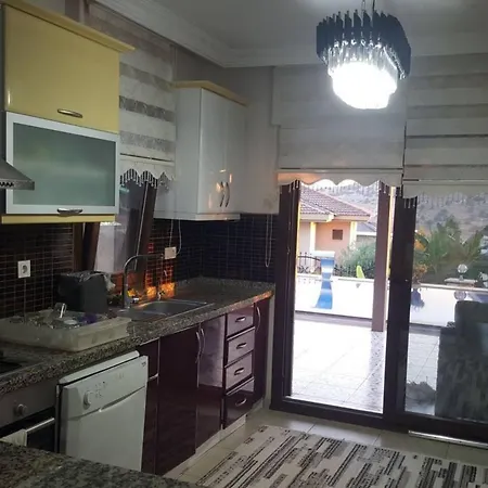 Hotel Luex Havuzlu Çeşme