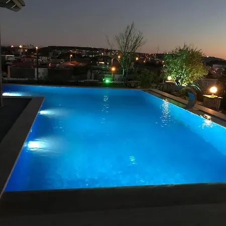 Luex Havuzlu Çeşme