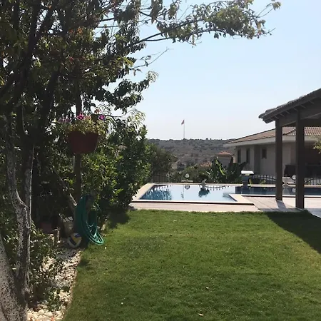 Hotel Luex Havuzlu *
