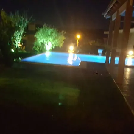 Luex Havuzlu * Çeşme