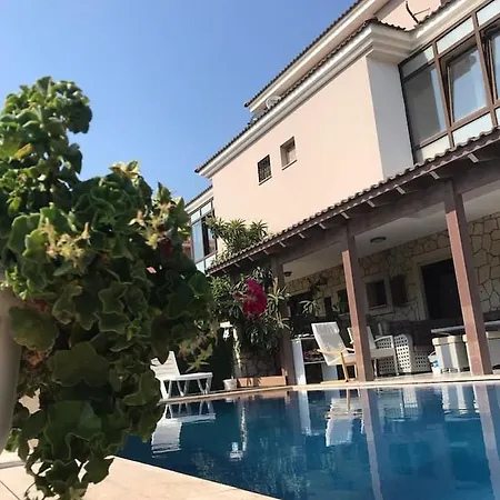 Hotel Luex Havuzlu Cesme